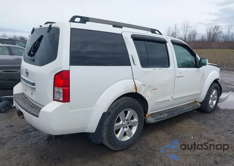 2011 Nissan Pathfinder Sv z USA, uszkodzony, nr VIN 5N1AR1NB2BC635874